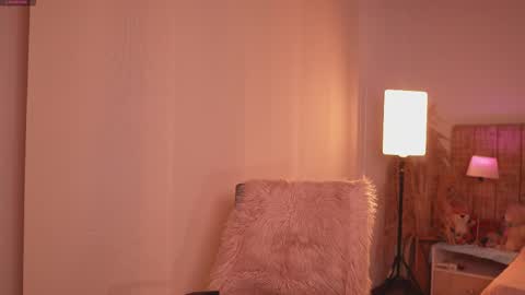 Lissana online show from 12-20-25, 09:22