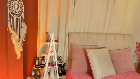 Ivy 3 online show from 09-17-25, 09:16