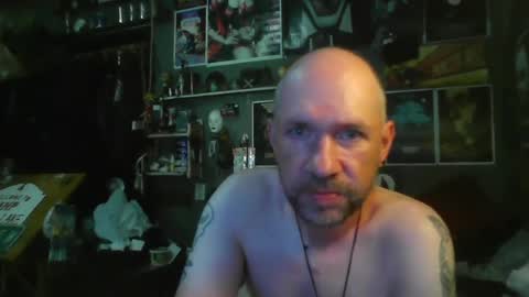 Snapshot of _longfellow chatting on 06-14-26, 03:36 That guy online show from 06-14-26, 03:36