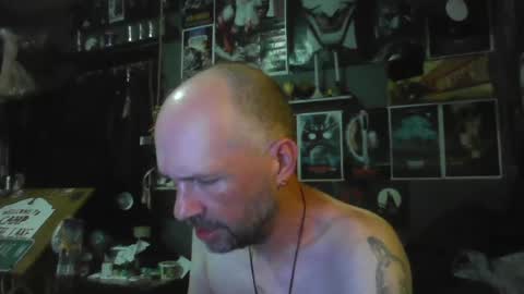 Snapshot of _longfellow chatting on 06-15-26, 04:42 That guy online show from 06-15-26, 04:42