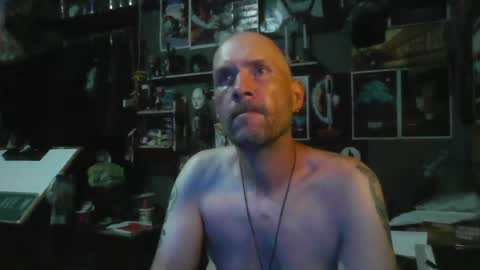 Snapshot of _longfellow chatting on 06-25-26, 06:18 That guy online show from 06-25-26, 06:18