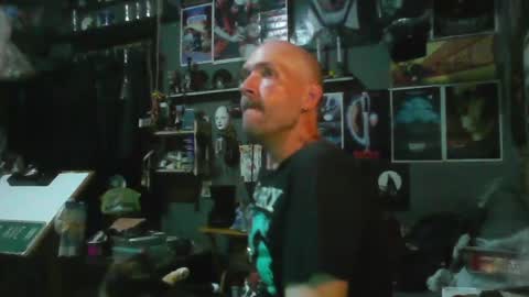 Snapshot of _longfellow chatting on 06-27-26, 05:56 That guy online show from 06-27-26, 05:56