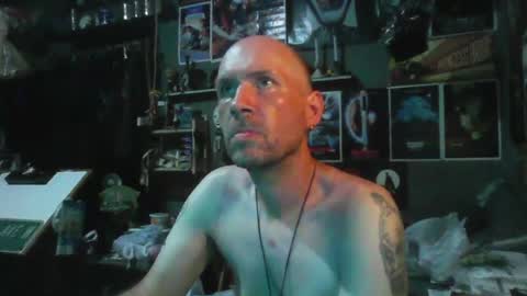 Snapshot of _longfellow chatting on 06-30-26, 03:40 That guy online show from 06-30-26, 03:40
