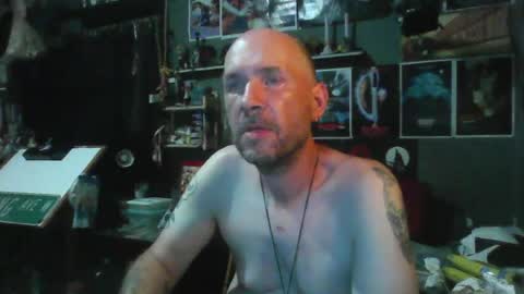 Snapshot of _longfellow chatting on 07-04-26, 07:25 That guy online show from 07-04-26, 07:25