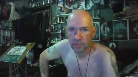 Snapshot of _longfellow chatting on 07-17-26, 03:18 That guy online show from 07-17-26, 03:18