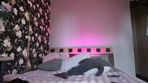 Snapshot of _lovely_mikh chatting on 06-22-26, 03:53 Lovely online show from 06-22-26, 03:53