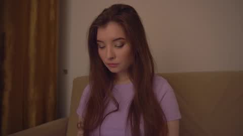 Snapshot of _lovelyen chatting on 10-31-25, 03:07 Alice online show from 10-31-25, 03:07