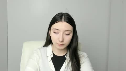 Luna online show from 10-17-25, 05:43