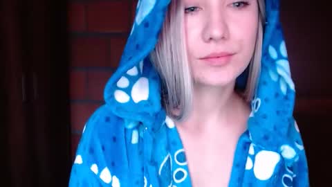 _lunablondie_ online show from 02-04-25, 03:15