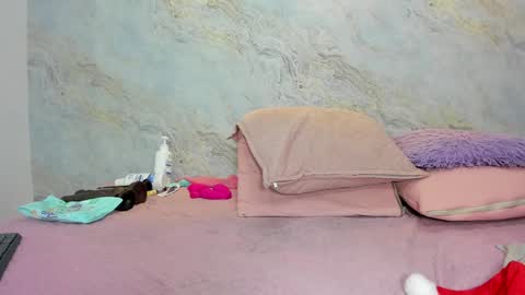 Maddy online show from 12-24-24, 12:00