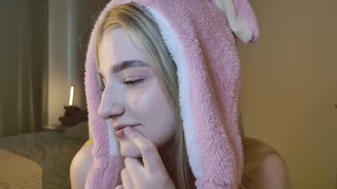 Anna online show from 04-10-26, 01:38