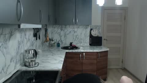 Snapshot of _mamma_mia_ chatting on 03-04-25, 10:49 Kate online show from 03-04-25, 10:49