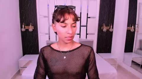 Snapshot of _mar_x chatting on 09-15-25, 05:24 Sheryl online show from 09-15-25, 05:24