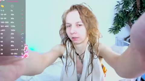 Snapshot of _mari_so chatting on 05-04-26, 08:21 Scarlett online show from 05-04-26, 08:21