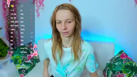Snapshot of _mari_so chatting on 05-16-26, 11:53 Scarlett online show from 05-16-26, 11:53