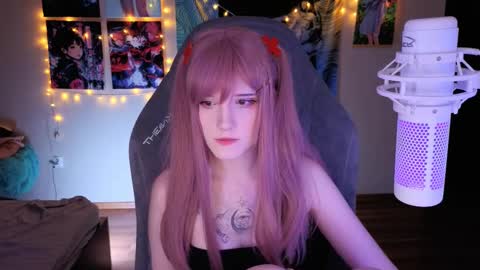 Snapshot of _mariko_ chatting on 03-06-25, 02:40 Mariko online show from 03-06-25, 02:40