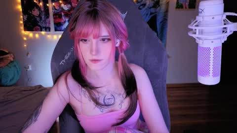 Snapshot of _mariko_ chatting on 03-07-25, 02:12 Mariko online show from 03-07-25, 02:12