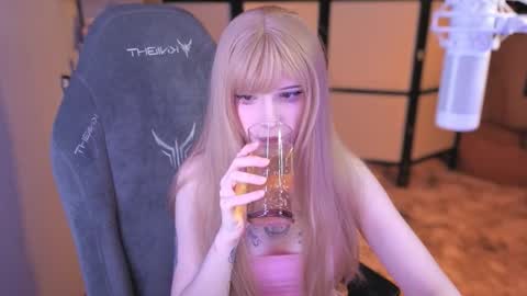 Snapshot of _mariko_ chatting on 10-12-25, 03:11 Mariko online show from 10-12-25, 03:11