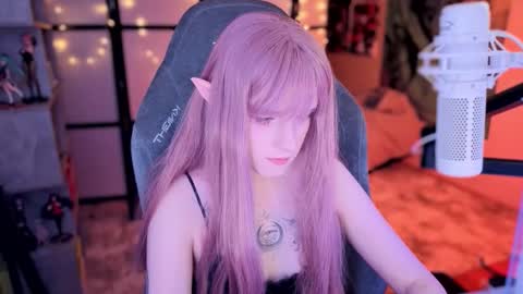 Snapshot of _mariko_ chatting on 11-21-25, 03:33 Mariko online show from 11-21-25, 03:33