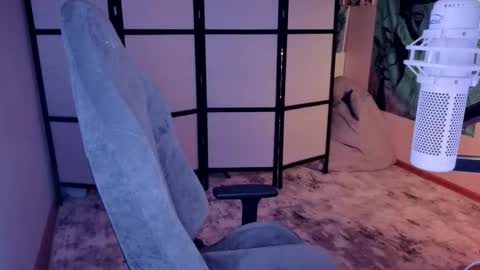 Snapshot of _mariko_ chatting on 12-21-25, 03:19 Mariko online show from 12-21-25, 03:19