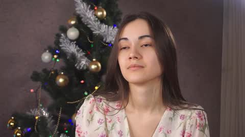 Snapshot of _marvelous_time_ chatting on 12-24-24, 11:33 Gwen online show from 12-24-24, 11:33