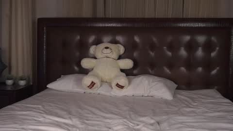 Snapshot of _marvelous_time_ chatting on 02-02-25, 10:17 Gwen online show from 02-02-25, 10:17