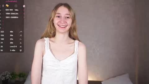 Snapshot of _marvelous_time_ chatting on 09-23-25, 02:58 Gwen online show from 09-23-25, 02:58