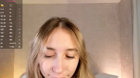 Snapshot of _marvelous_time_ chatting on 10-10-25, 03:05 Gwen online show from 10-10-25, 03:05