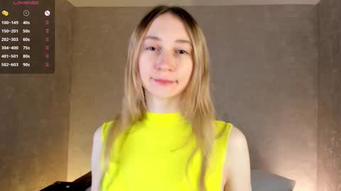 Snapshot of _marvelous_time_ chatting on 10-11-25, 03:28 Gwen online show from 10-11-25, 03:28