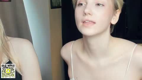 Snapshot of _medal_of_horny_ chatting on 06-18-26, 07:19 Elva and Kate online show from 06-18-26, 07:19