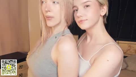 Snapshot of _medal_of_horny_ chatting on 06-24-26, 06:34 Elva and Kate online show from 06-24-26, 06:34