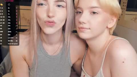 Snapshot of _medal_of_horny_ chatting on 07-12-26, 06:37 Elva and Kate online show from 07-12-26, 06:37