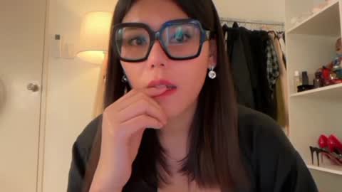 Megan online show from 06-11-26, 12:32