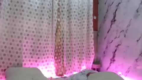 Melly online show from 07-05-26, 04:19