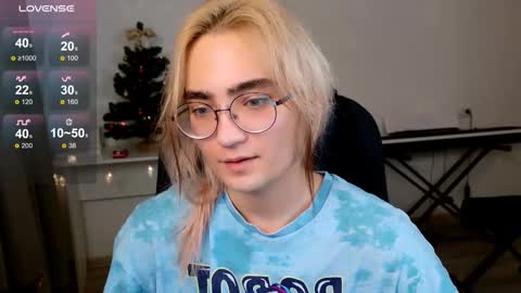 _meow_neko_ online show from 12-22-25, 06:10