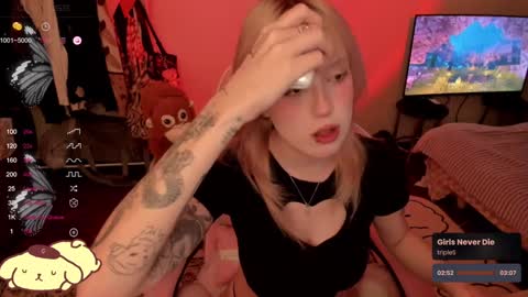 Snapshot of _meowmiko__ chatting on 12-13-24, 05:43 miko3 online show from 12-13-24, 05:43