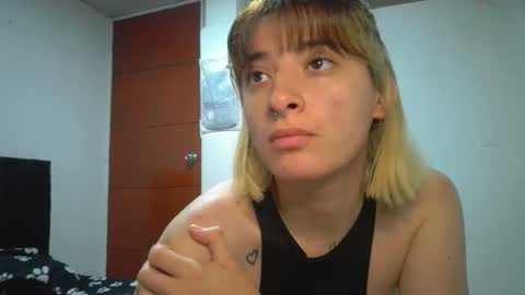 Snapshot of _mia_foster1 chatting on 05-09-26, 12:05 Mia-foster online show from 05-09-26, 12:05