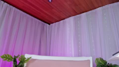 mia online show from 11-12-25, 11:14