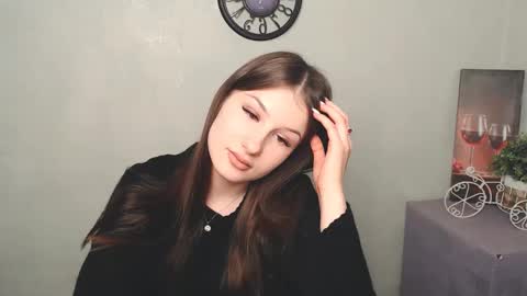 Mia online show from 03-09-25, 02:21