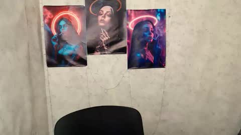 Mia online show from 10-08-25, 02:04