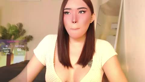 Snapshot of _miacatori chatting on 11-26-25, 01:39 Mia Rose online show from 11-26-25, 01:39