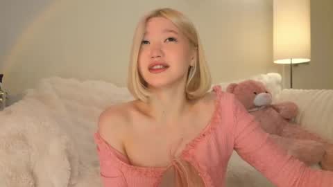 Snapshot of _milli_sun chatting on 06-05-26, 05:14 Kim online show from 06-05-26, 05:14