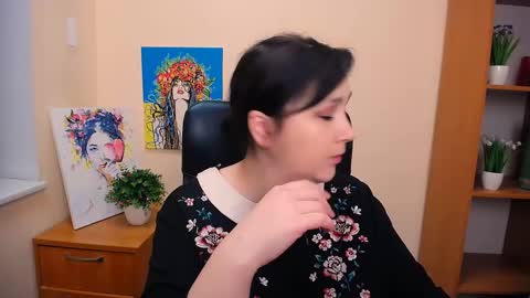 Snapshot of _miranda_sun chatting on 02-14-25, 07:38 Miranda online show from 02-14-25, 07:38