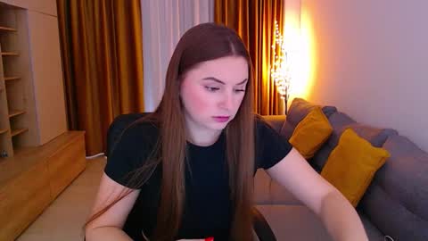 Mia online show from 03-30-26, 09:54