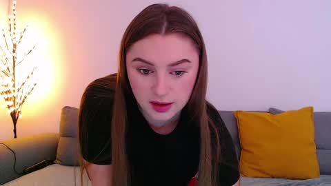 Mia online show from 04-18-26, 07:01