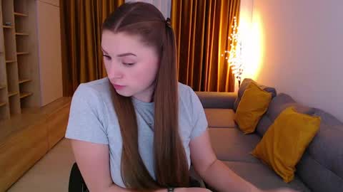 Snapshot of _miss_mia chatting on 05-07-26, 10:09 Mia online show from 05-07-26, 10:09