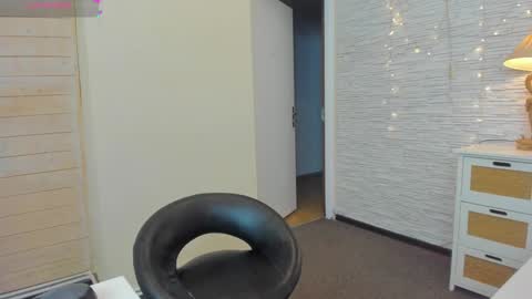 Snapshot of _mistyfox chatting on 01-25-25, 02:58 Misty online show from 01-25-25, 02:58