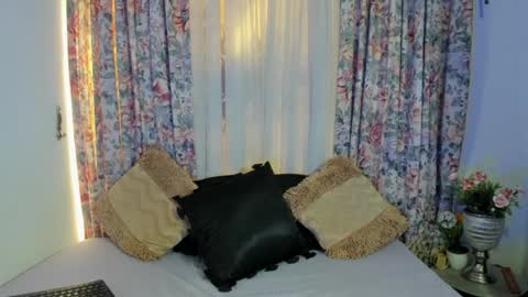 Snapshot of _mizuki chatting on 12-18-24, 02:38 mizuki online show from 12-18-24, 02:38