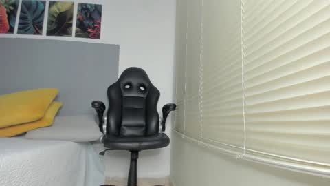 Snapshot of _molly_rosse_ chatting on 02-03-26, 11:37 _molly_rosse_ online show from 02-03-26, 11:37