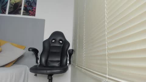 Snapshot of _molly_rosse_ chatting on 02-04-26, 11:38 _molly_rosse_ online show from 02-04-26, 11:38